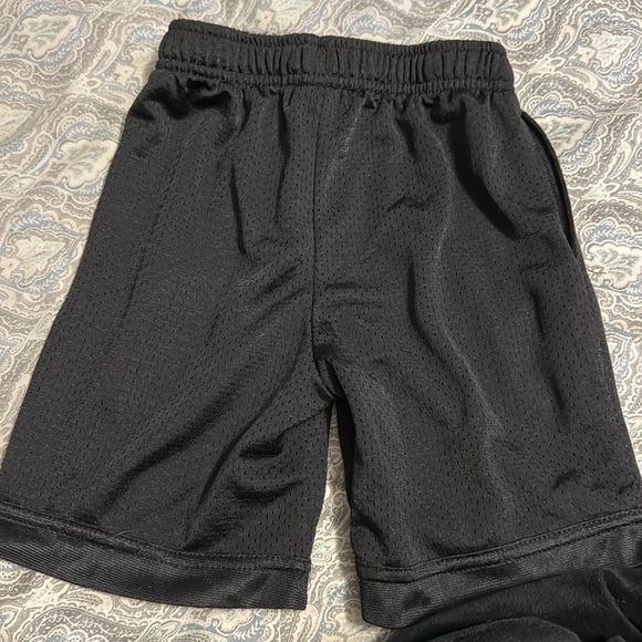 Bundle: Athletic works boy shorts and short sleeve tee - Picture 5 of 7